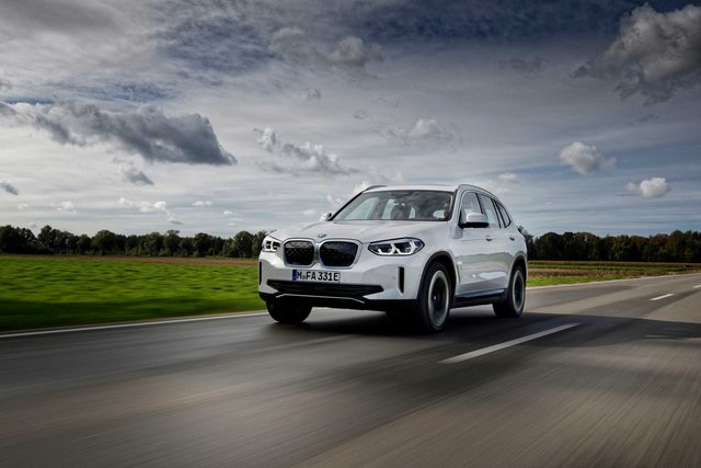 BMW iX3